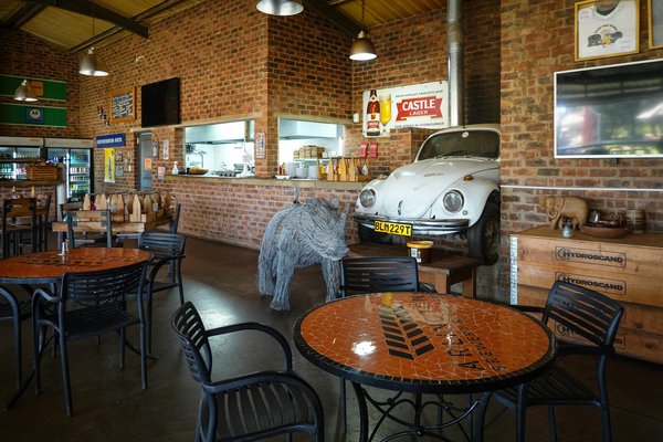 Discover the Perfect Blue Hue for Your Kitchen: Boost Slimness and Curb Appetite